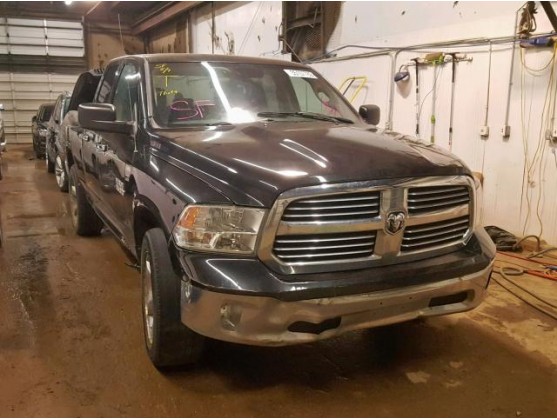 2015 RAM 1500 SLT