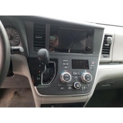 2015 TOYOTA SIENNA LE