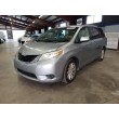 2013 TOYOTA SIENNA LE