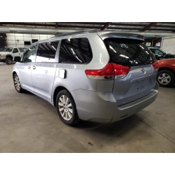 2013 TOYOTA SIENNA LE