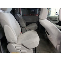 2013 TOYOTA SIENNA LE