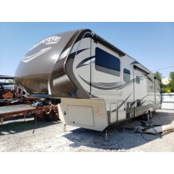 2015 GRAN SOLITUDE