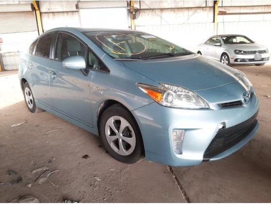 2015 TOYOTA PRIUS