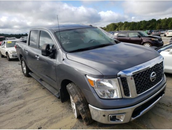 2018 NISSAN TITAN SV