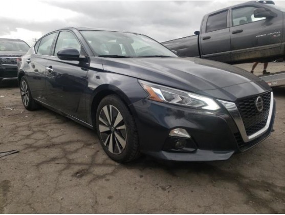 2019 NISSAN ALTIMA SV