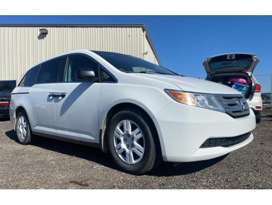 2011 HONDA ODYSSEY LX