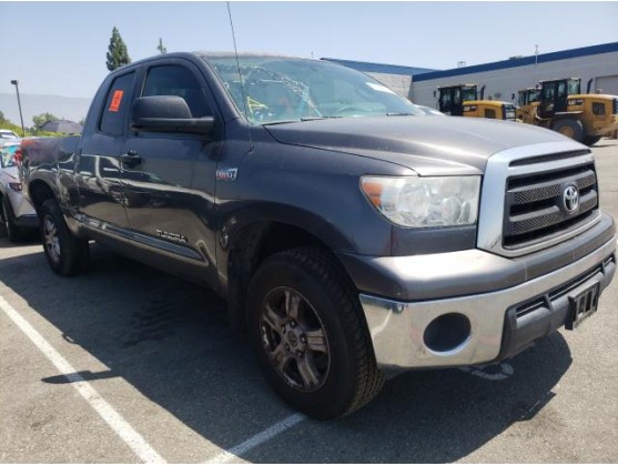 2011 TOYOTA TUNDRA DOUBLE CAB SR5