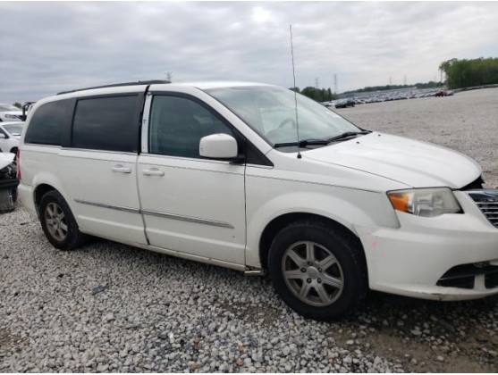 2013 CHRYSLER TOWN & COUNTRY TOURING