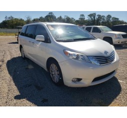2014 TOYOTA SIENNA XLE