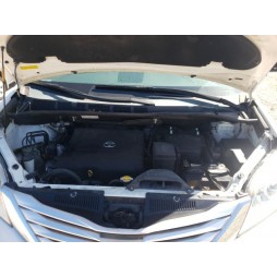 2014 TOYOTA SIENNA XLE