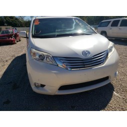 2014 TOYOTA SIENNA XLE