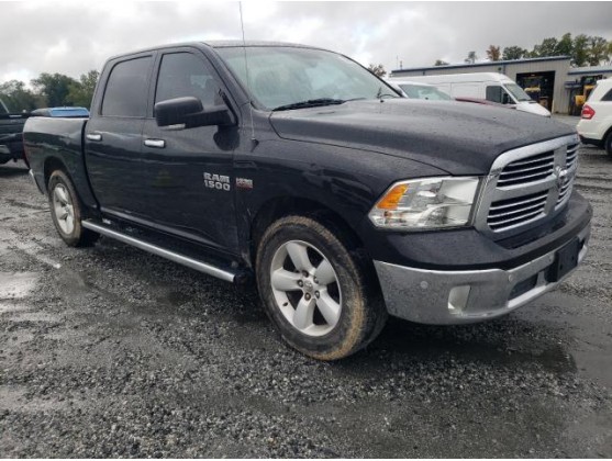 2015 RAM 1500 SLT