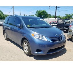 2017 TOYOTA SIENNA LE