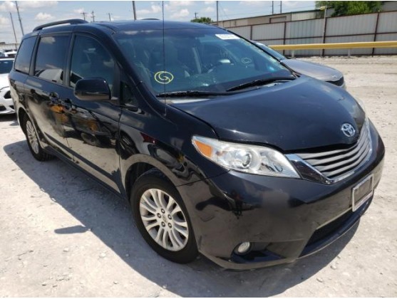 2012 TOYOTA SIENNA XLE