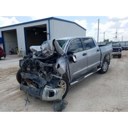 2016 TOYOTA TUNDRA CREWMAX SR5