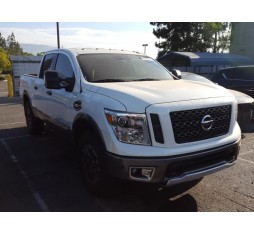 2017 NISSAN TITAN SV