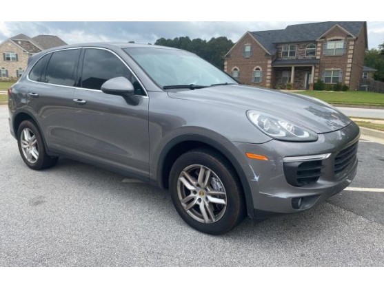 2017 PORSCHE CAYENNE