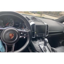 2017 PORSCHE CAYENNE
