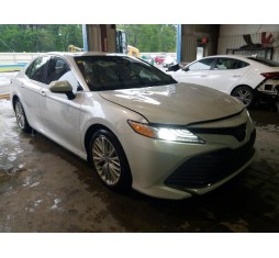 2020 TOYOTA CAMRY XLE