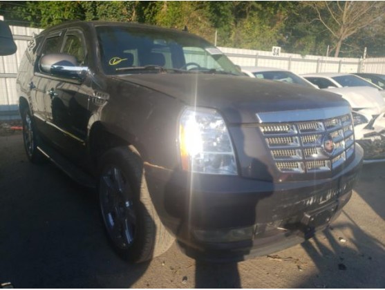 2011 CADILLAC ESCALADE LUXURY