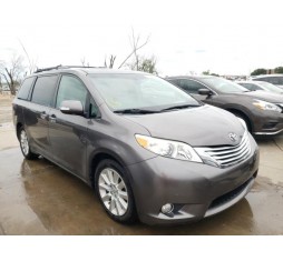 2013 TOYOTA SIENNA XLE