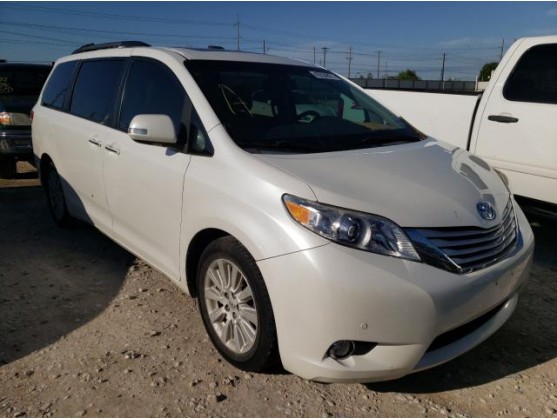 2013 TOYOTA SIENNA XLE