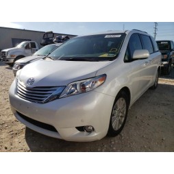 2013 TOYOTA SIENNA XLE