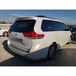2013 TOYOTA SIENNA XLE