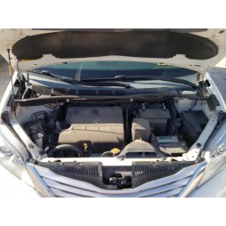 2013 TOYOTA SIENNA XLE