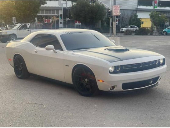 2015 DODGE CHALLENGER SXT