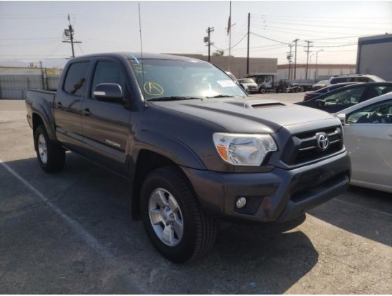 2015 TOYOTA TACOMA DOU