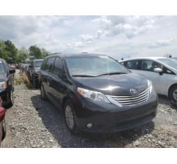 2017 TOYOTA SIENNA XLE
