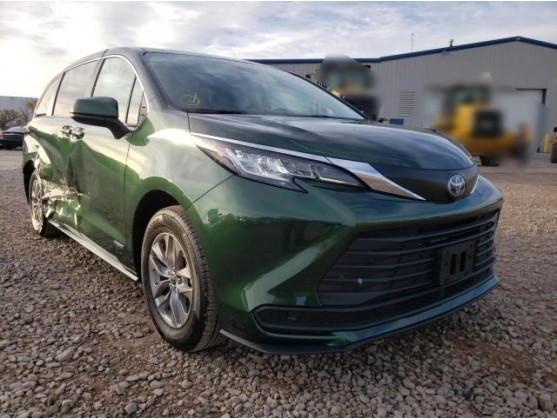 2021 TOYOTA SIENNA LE