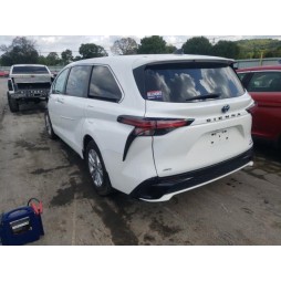 2021 TOYOTA SIENNA XSE