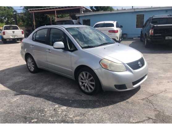 2011 SUZUKI SX4 LE