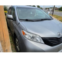 2014 TOYOTA SIENNA