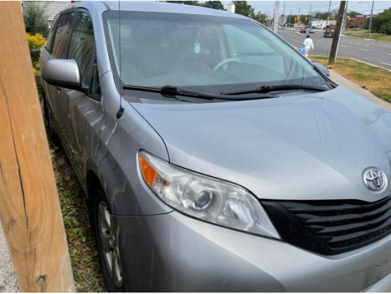 2014 TOYOTA SIENNA