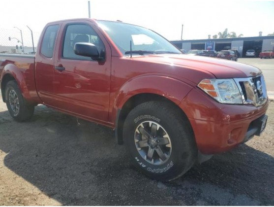 2017 NISSAN FRONTIER SV