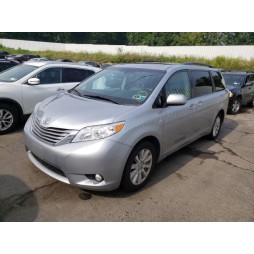 2017 TOYOTA SIENNA XLE