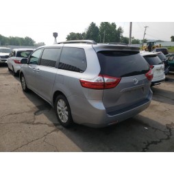 2017 TOYOTA SIENNA XLE