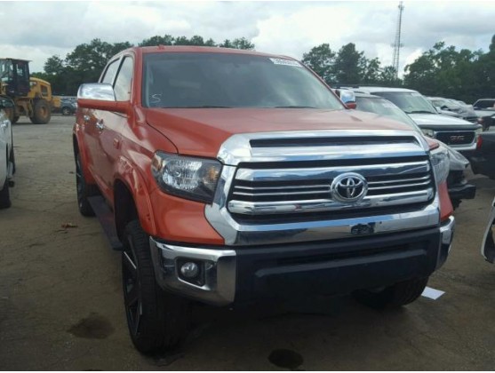 2017 TOYOTA TUNDRA CREWMAX LIMITED