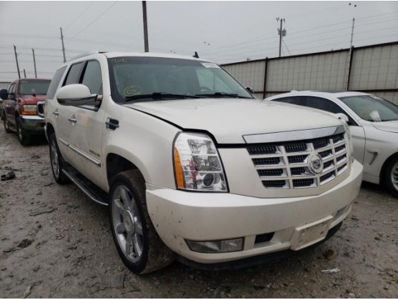 2011 CADILLAC ESCALADE