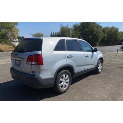 2011 KIA SORENTO BASE