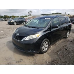 2011 TOYOTA SIENNA LE