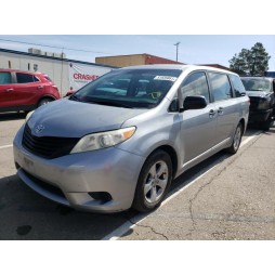 2012 TOYOTA SIENNA