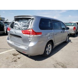 2012 TOYOTA SIENNA