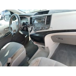 2012 TOYOTA SIENNA