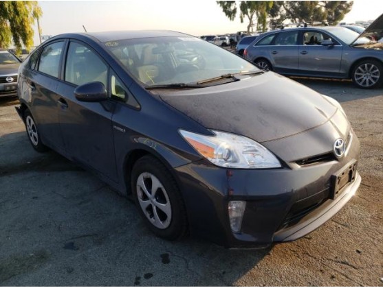 2013 TOYOTA PRIUS