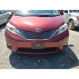 2013 TOYOTA SIENNA XLE