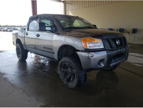 2014 NISSAN TITAN S